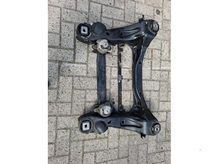 Usados Subchasis Audi A8 (D3) 3.7 V8 40V Quattro Precio € 90,00 Norma de margen ofrecido por VW Parts Dronten