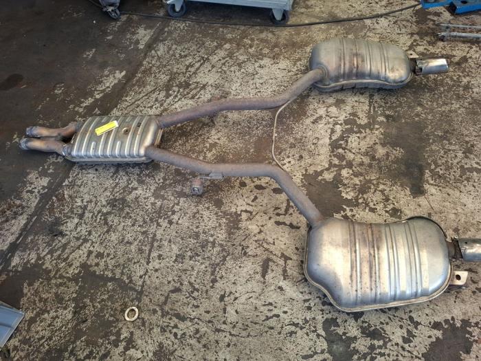 Gebrauchte Auspuff Enddämpfer Audi A8 (D3) 3.7 V8 40V Quattro Preis € 250,00 Margenregelung angeboten von VW Parts Dronten