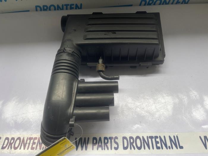 Begagnade Luftfilterhus Volkswagen Golf VII (AUA) 1.4 GTE 16V Pris € 50,00 Marginaltabell erbjuds av VW Parts Dronten