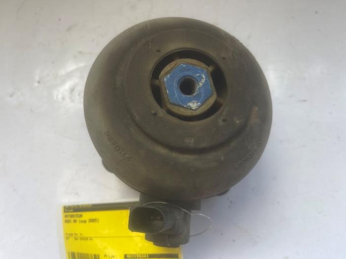 Used Engine mount Audi A8 (D3) 3.7 V8 40V Quattro Price € 20,00 Margin scheme offered by VW Parts Dronten