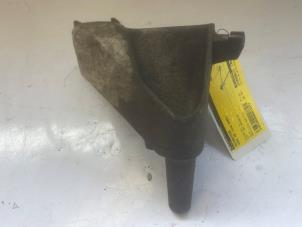 Engine mount from a Audi A8 (D3) 3.7 V8 40V Quattro 2005