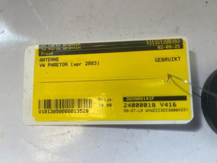 Używane Antena Volkswagen Phaeton (3D) 6.0 W12 48V 4Motion Cena € 10,00 Procedura marży oferowane przez VW Parts Dronten