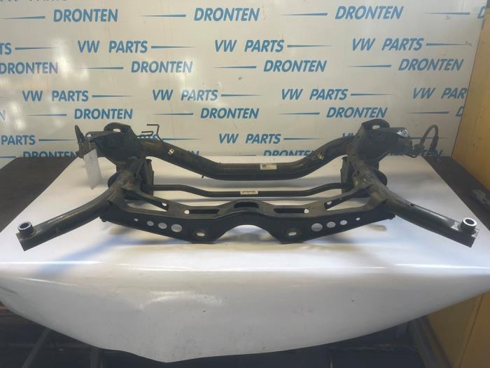 Usados Subchasis Volkswagen Golf VII (AUA) 1.4 GTE 16V Precio € 85,00 Norma de margen ofrecido por VW Parts Dronten
