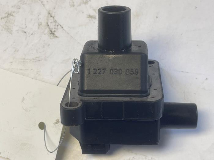 Usagé Bobine Alfa Romeo Spider (916) 2.0 16V Twin Spark Prix € 20,00 Règlement à la marge proposé par VW Parts Dronten