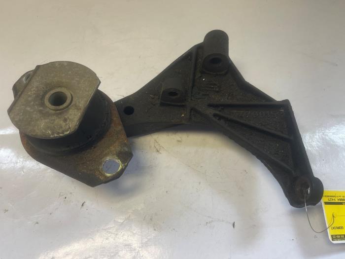 Used Engine mount Alfa Romeo Spider (916) 2.0 16V Twin Spark Price € 30,00 Margin scheme offered by VW Parts Dronten