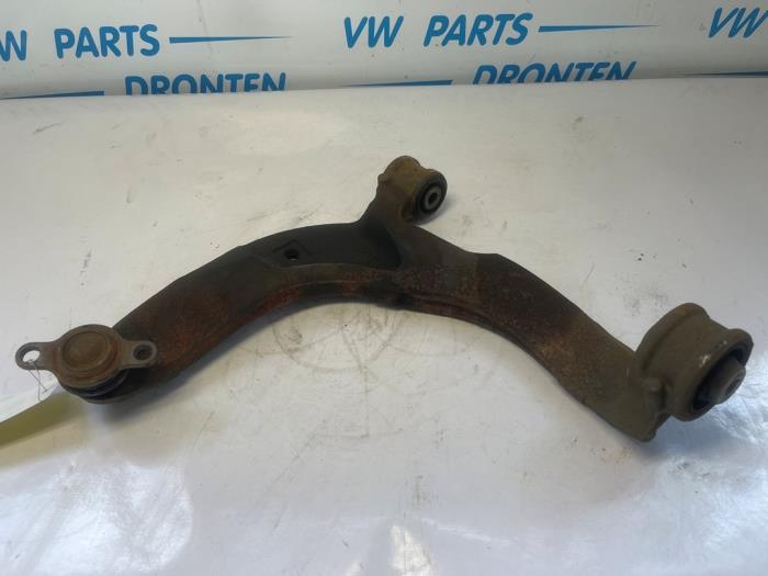 Gebrauchte Querlenker links vorne Volkswagen Transporter T6 2.0 TDI 150 Preis € 35,00 Margenregelung angeboten von VW Parts Dronten