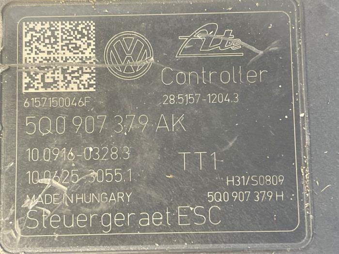 ABS-pump Volkswagen Golf VII (AUA), 2012 / 2021 1.4 GTE 16V, Halvkombi (Hatchback), El Bensin, 1.395cc, 150kW (204pk), FWD, CUKB, 2014-05 / 2020-03 (Begagnad)