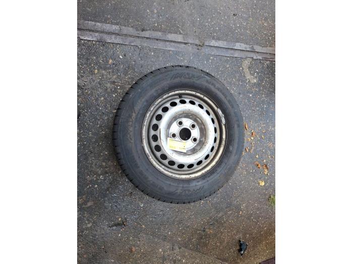 Gebrauchte Reserverad Volkswagen Transporter T6 2.0 TDI 150 Preis € 50,00 Margenregelung angeboten von VW Parts Dronten