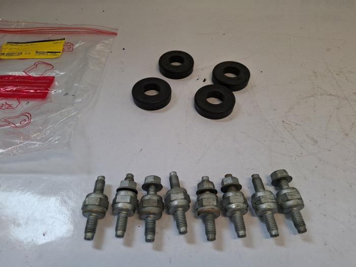 Gebrauchte Schraubenset Volkswagen Transporter T6 2.0 TDI 150 Preis € 20,00 Margenregelung angeboten von VW Parts Dronten