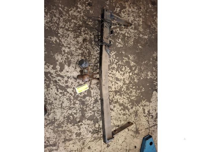 Begagnade Dragkrok Skoda Octavia Combi (1U5) 1.8 20V Turbo Pris € 65,00 Marginaltabell erbjuds av VW Parts Dronten