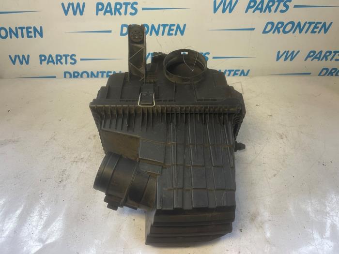 Gebrauchte Luftfiltergehäuse Volkswagen Transporter T6 2.0 TDI 150 Preis € 50,00 Margenregelung angeboten von VW Parts Dronten