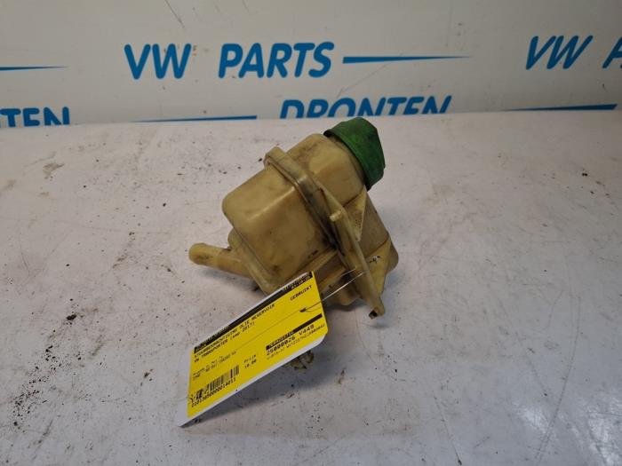 Begagnade Styrservotank Volkswagen Transporter T6 2.0 TDI 150 Pris € 10,00 Marginaltabell erbjuds av VW Parts Dronten