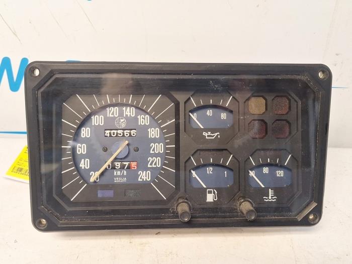 Używane Licznik kilometrów KM Alfa Romeo Alfetta GT (116) 2.0 GT Cena € 90,00 Procedura marży oferowane przez VW Parts Dronten