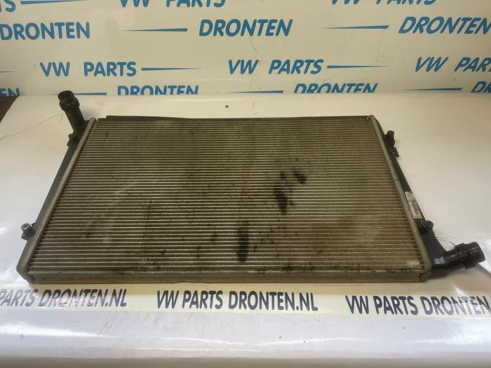 Używane Chlodnica Volkswagen Caddy III (2KA,2KH,2CA,2CH) 1.9 TDI Cena € 25,00 Procedura marży oferowane przez VW Parts Dronten