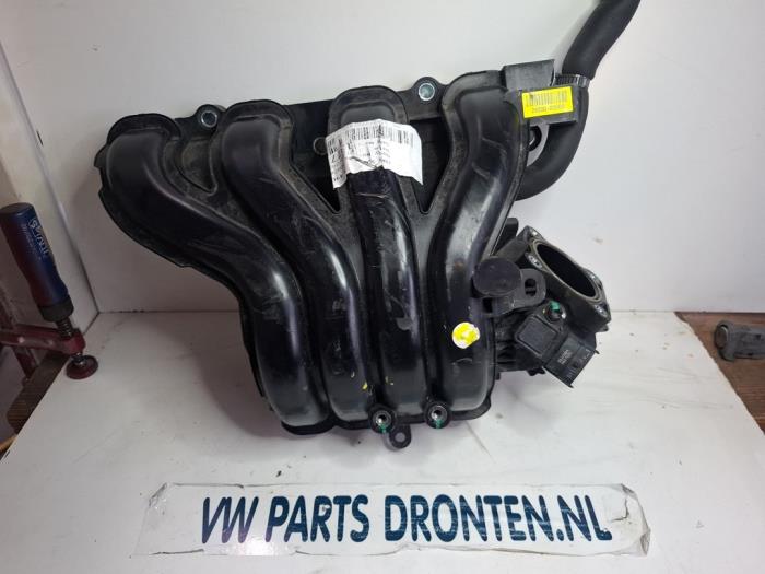 Używane Kolektor dolotowy Kia Xceed 1.6 GDI PHEV Cena € 80,00 Procedura marży oferowane przez VW Parts Dronten