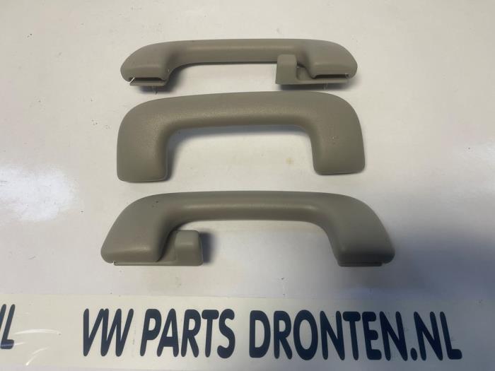 Usagé Kit poignée Kia Xceed 1.6 GDI PHEV Prix € 30,00 Règlement à la marge proposé par VW Parts Dronten
