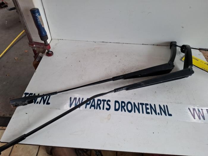Gebrauchte Scheibenwischerarm-Set Audi A3 Limousine (8VS/8VM) 2.0 TDI 16V Preis € 20,00 Margenregelung angeboten von VW Parts Dronten