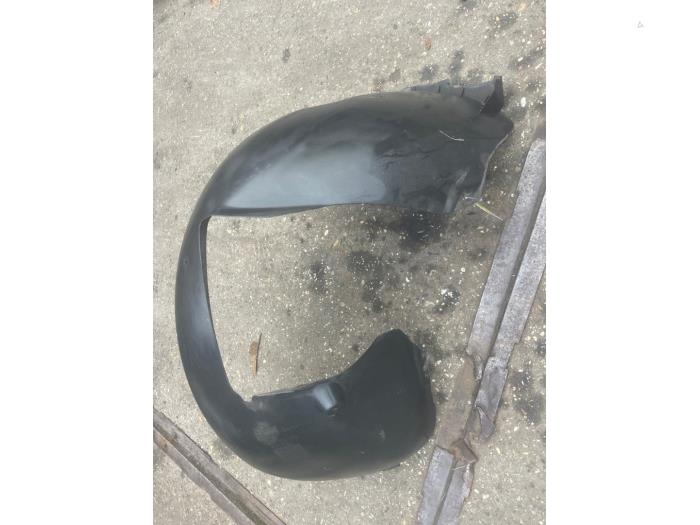 Używane Nadkole Volkswagen Passat Variant (3C5) 1.6 Cena € 20,00 Procedura marży oferowane przez VW Parts Dronten