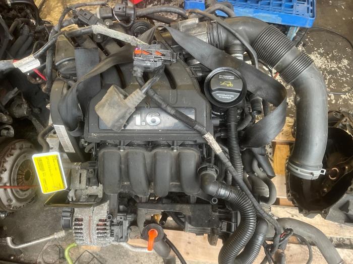Gebrauchte Motor Volkswagen Passat Variant (3C5) 1.6 Preis € 250,00 Margenregelung angeboten von VW Parts Dronten