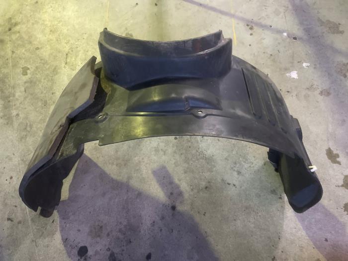 Używane Nadkole Alfa Romeo Spider (916) 2.0 16V Twin Spark Cena € 30,00 Procedura marży oferowane przez VW Parts Dronten