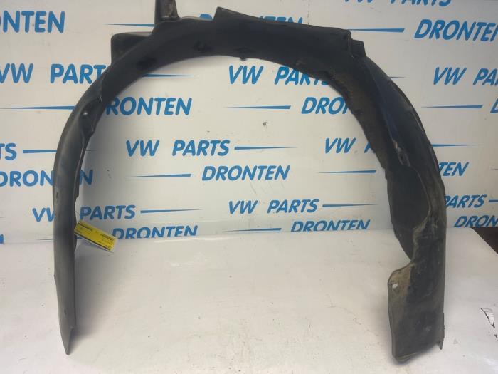Używane Nadkole Audi A4 Avant (B7) 2.0 20V Cena € 30,00 Procedura marży oferowane przez VW Parts Dronten