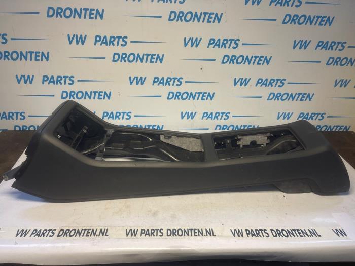 Begagnade Mittkonsol Audi A8 (D3) 3.7 V8 40V Quattro Pris € 40,00 Marginaltabell erbjuds av VW Parts Dronten