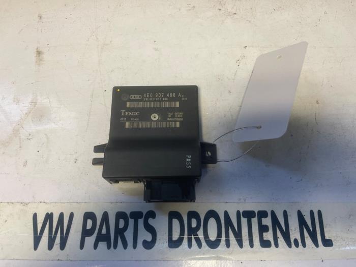 Usagé Ordinateur divers Audi A8 (D3) 3.7 V8 40V Quattro Prix € 25,00 Règlement à la marge proposé par VW Parts Dronten
