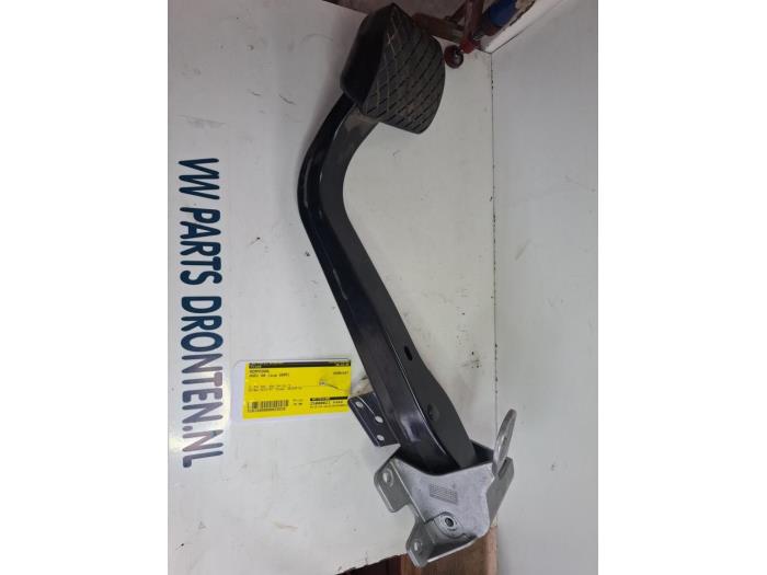 Używane Pedal hamulca Audi A8 (D3) 3.7 V8 40V Quattro Cena € 15,00 Procedura marży oferowane przez VW Parts Dronten