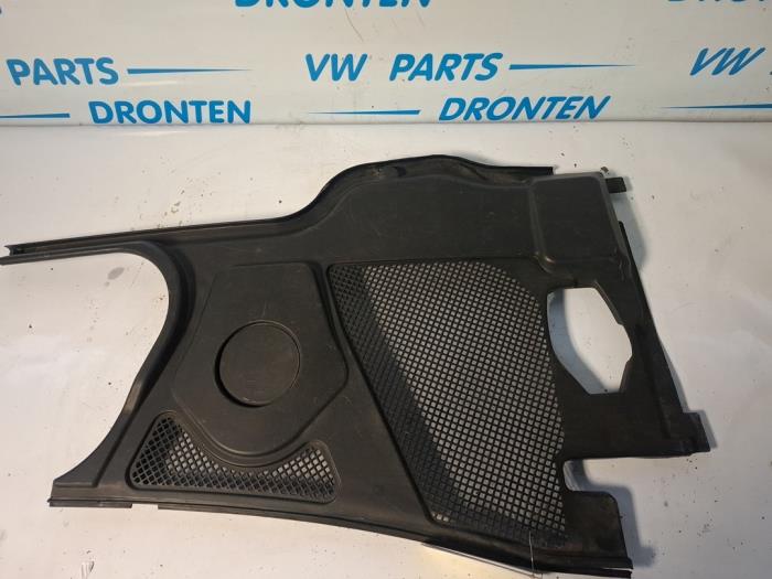 Używane Parawan Audi A8 (D3) 3.7 V8 40V Quattro Cena € 20,00 Procedura marży oferowane przez VW Parts Dronten