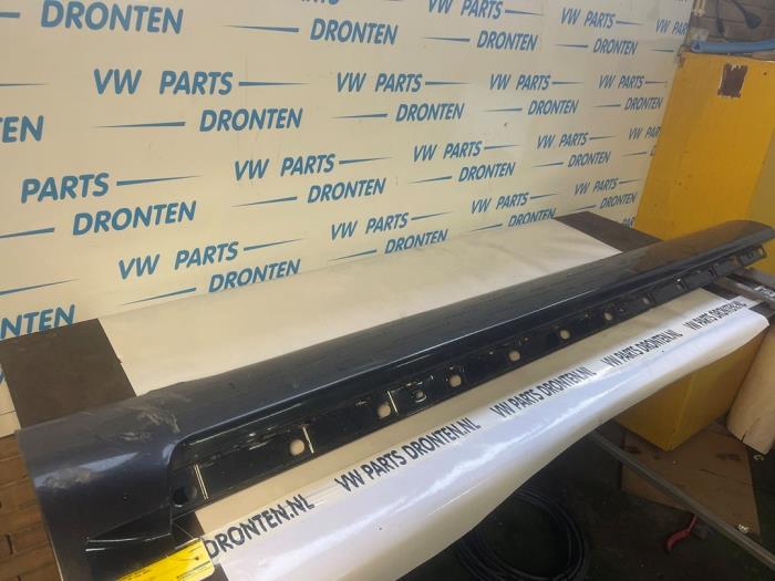 Używane Belka boczna prawa Audi A8 (D3) 3.7 V8 40V Quattro Cena € 30,00 Procedura marży oferowane przez VW Parts Dronten