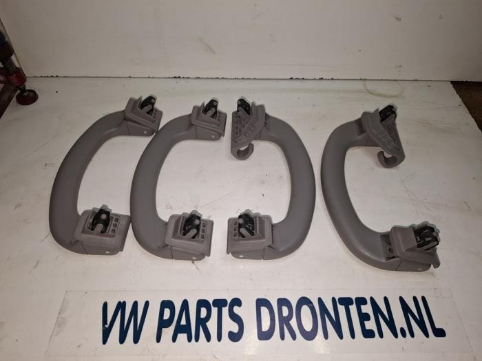 Begagnade Handtagsset Alfa Romeo Stelvio (949) 2.2d 16V 210 Q4 Pris € 40,00 Marginaltabell erbjuds av VW Parts Dronten