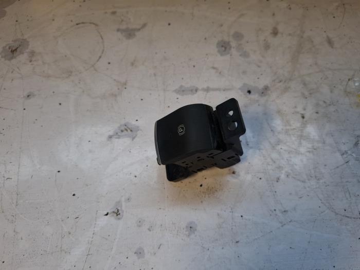 Gebrauchte Handbremse Schalter Alfa Romeo Stelvio (949) 2.2d 16V 210 Q4 Preis € 25,00 Margenregelung angeboten von VW Parts Dronten