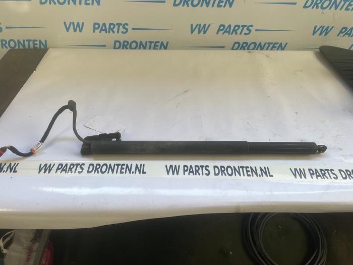 Vérin de lunette arrière