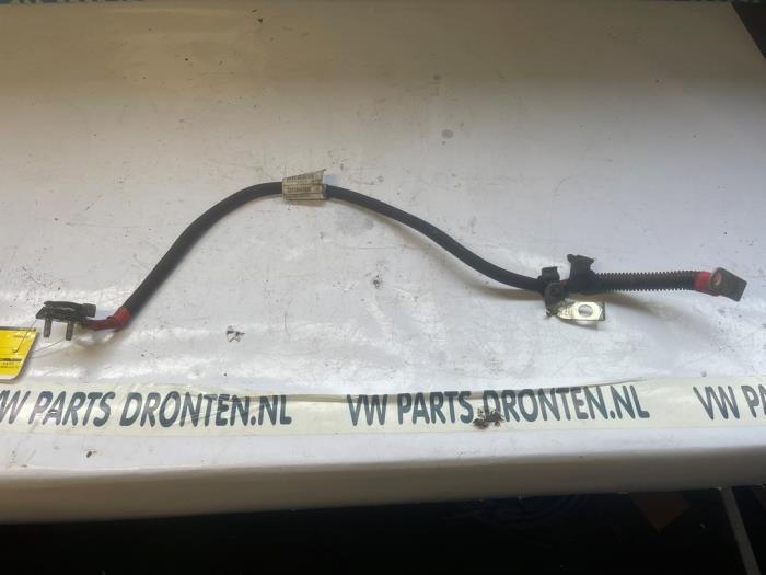 Używane Biegun akumulator Fiat 500 (312) 0.9 TwinAir 80 Cena € 20,00 Procedura marży oferowane przez VW Parts Dronten