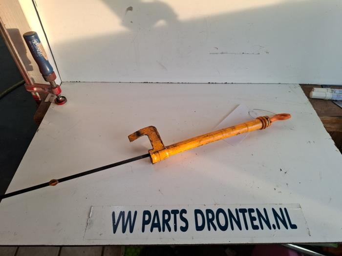 Gebrauchte Ölmessstab Volkswagen Caddy III (2KA,2KH,2CA,2CH) 2.0 SDI Preis € 10,00 Margenregelung angeboten von VW Parts Dronten