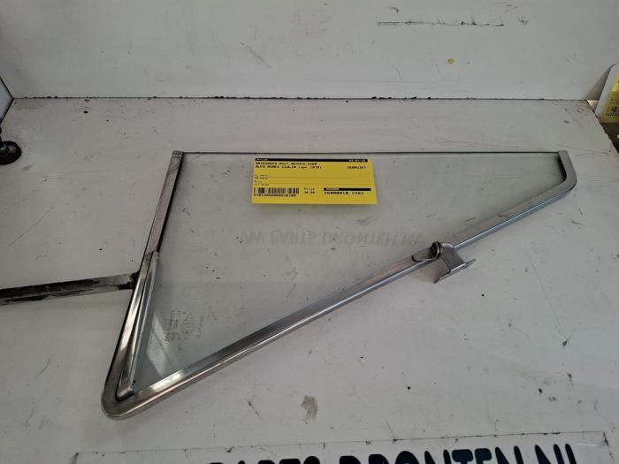 Usados Ventanilla triangular derecha delante Alfa Romeo Giulia (105/115) 1600 Super Precio € 30,00 Norma de margen ofrecido por VW Parts Dronten