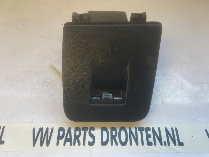 Begagnade Handskfack Alfa Romeo Giulia (952) 2.2d 150 16V Pris € 75,00 Marginaltabell erbjuds av VW Parts Dronten