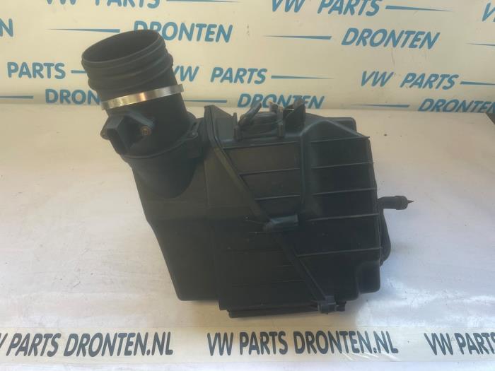 Begagnade Luftfilterhus Audi A8 (D3) 4.2 V8 40V Quattro Pris € 35,00 Marginaltabell erbjuds av VW Parts Dronten