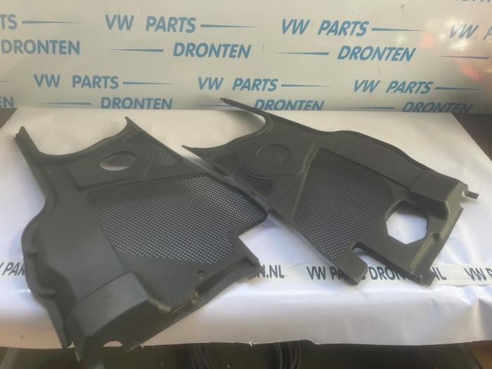 Używane Parawan Audi A8 (D3) 4.2 V8 40V Quattro Cena € 25,00 Procedura marży oferowane przez VW Parts Dronten