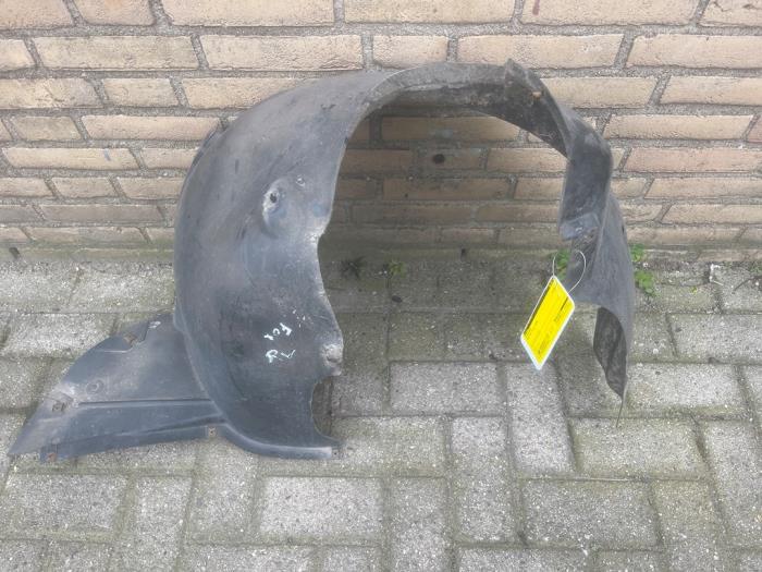 Używane Nadkole Volkswagen Fox (5Z) 1.2 Cena € 20,00 Procedura marży oferowane przez VW Parts Dronten
