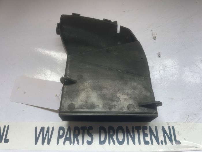 Begagnade Lufttratt Audi A8 (D3) 4.2 V8 40V Quattro Pris € 15,00 Marginaltabell erbjuds av VW Parts Dronten