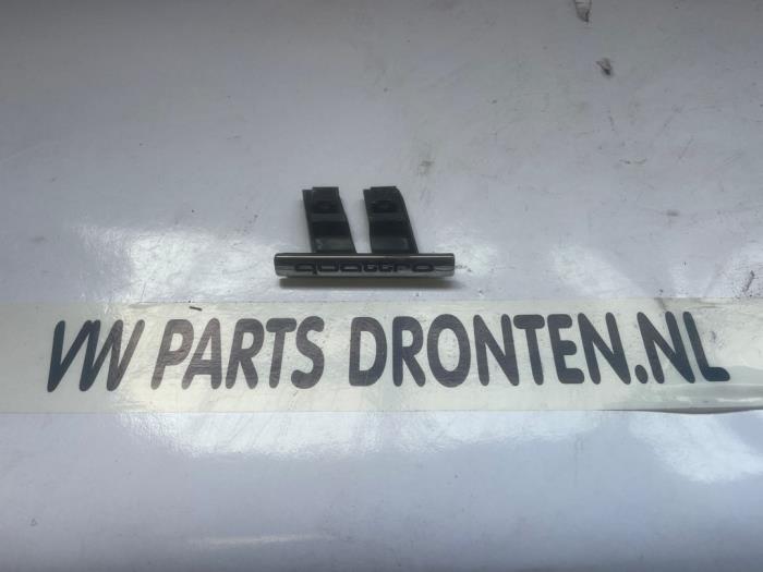 Begagnade Emblem Audi A8 (D3) 4.2 V8 40V Quattro Pris € 20,00 Marginaltabell erbjuds av VW Parts Dronten