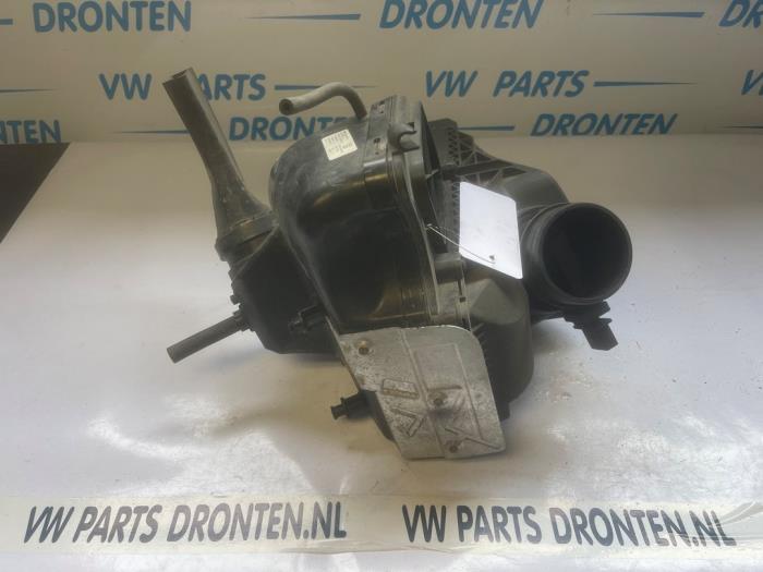 Begagnade Luftfilterhus Audi A4 Avant (B8) 2.0 TDI 16V Pris € 30,00 Marginaltabell erbjuds av VW Parts Dronten