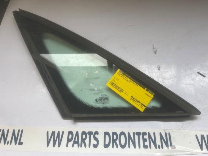 Usados Ventanilla triangular izquierda detrás Audi A8 (D3) 4.2 V8 40V Quattro Precio € 30,00 Norma de margen ofrecido por VW Parts Dronten