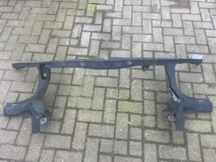 Używane Panel przedni Volkswagen Transporter T5 2.5 TDi Cena € 60,00 Procedura marży oferowane przez VW Parts Dronten