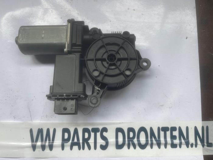 Nuevos Motor de ventanilla de puerta Alfa Romeo Tonale 1.3 T Hybrid Q4 Precio € 24,20 IVA incluido ofrecido por VW Parts Dronten