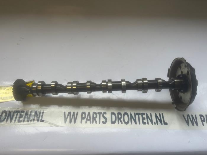 Usagé Arbre à cames Audi A4 Avant (B8) 2.0 TDI 16V Prix € 100,00 Règlement à la marge proposé par VW Parts Dronten