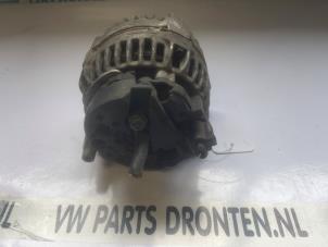 Dynamo van een Audi A4 Avant (B8) 2.0 TDI 16V 2011