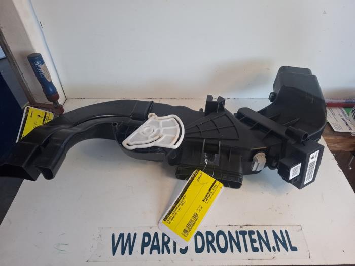 Begagnade Värmeelement Volkswagen Phaeton (3D) 6.0 W12 48V 4Motion Pris € 40,00 Marginaltabell erbjuds av VW Parts Dronten