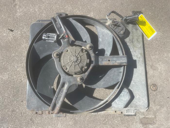Używane Wentylator Alfa Romeo Spider (916) 2.0 16V Twin Spark Cena € 45,00 Procedura marży oferowane przez VW Parts Dronten